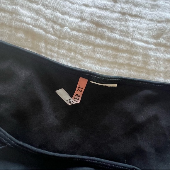 Black Forever 21 Mesh Detail Bikini Bottoms. - Picture 3 of 4